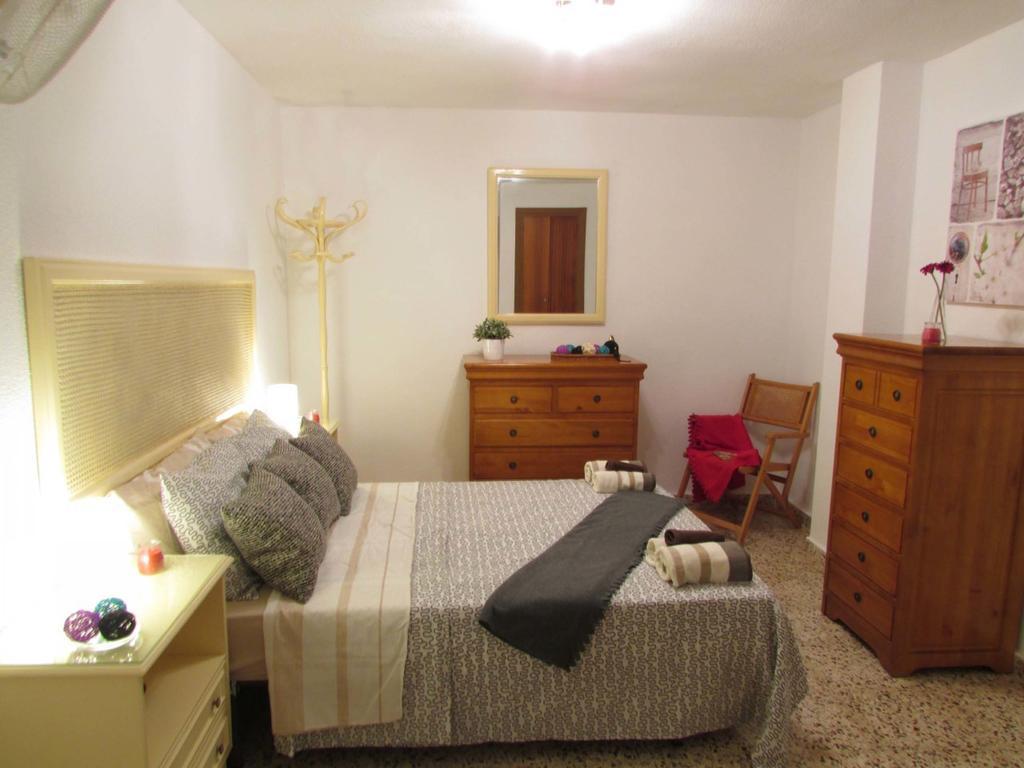 Apartamento Maestro Parada Torrevieja Habitación foto