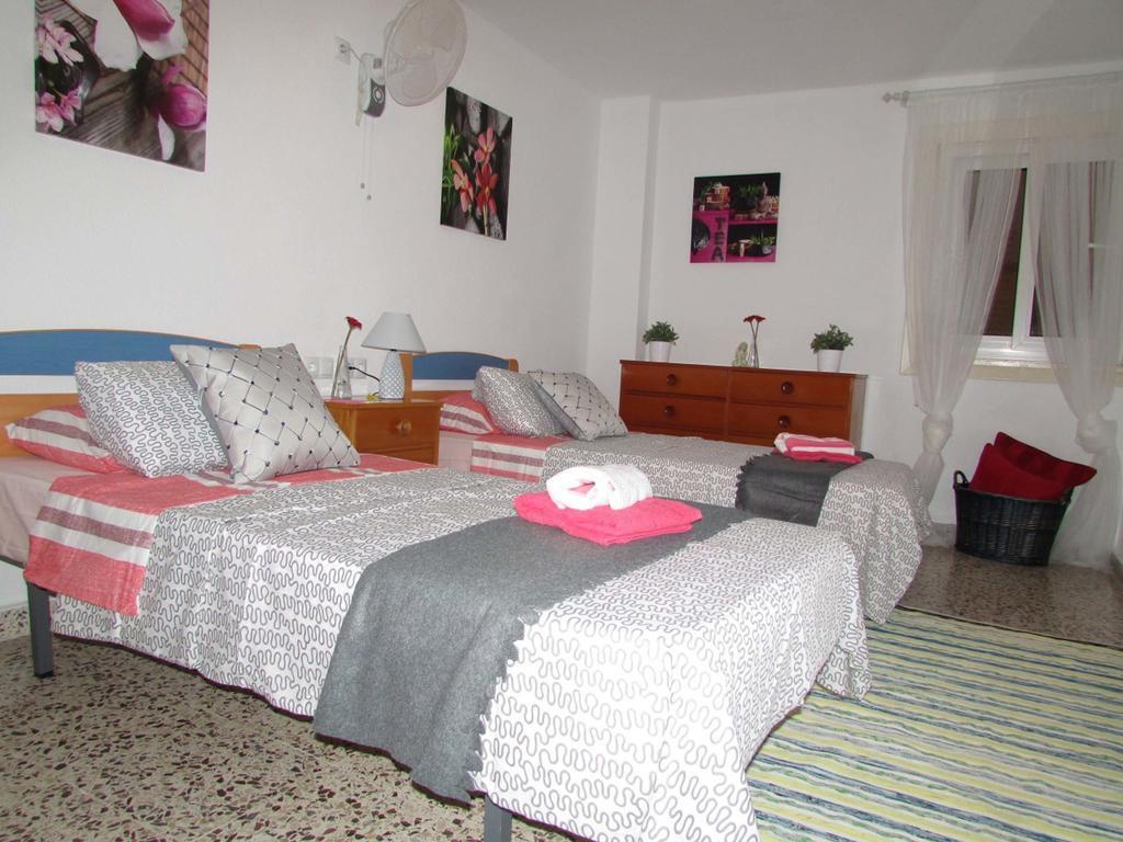 Apartamento Maestro Parada Torrevieja Habitación foto